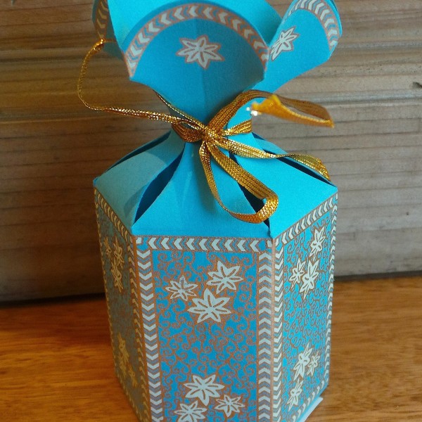 Bonbon Box - blue and white