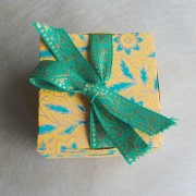 Cube Ribbon Box Yellow and Green